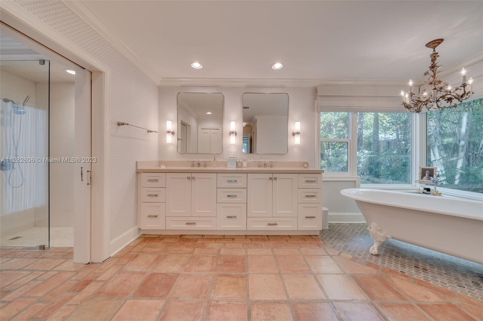 YE LITTLE WOODS 1ST ADDN - Residential