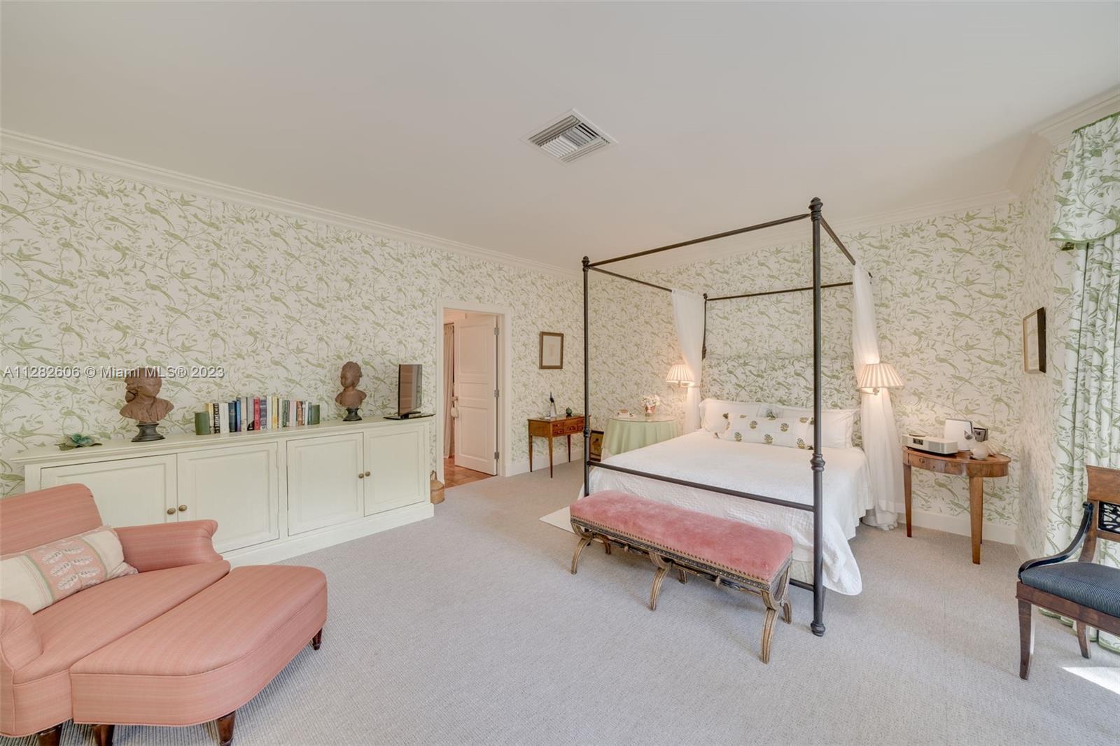 YE LITTLE WOODS 1ST ADDN - Residential