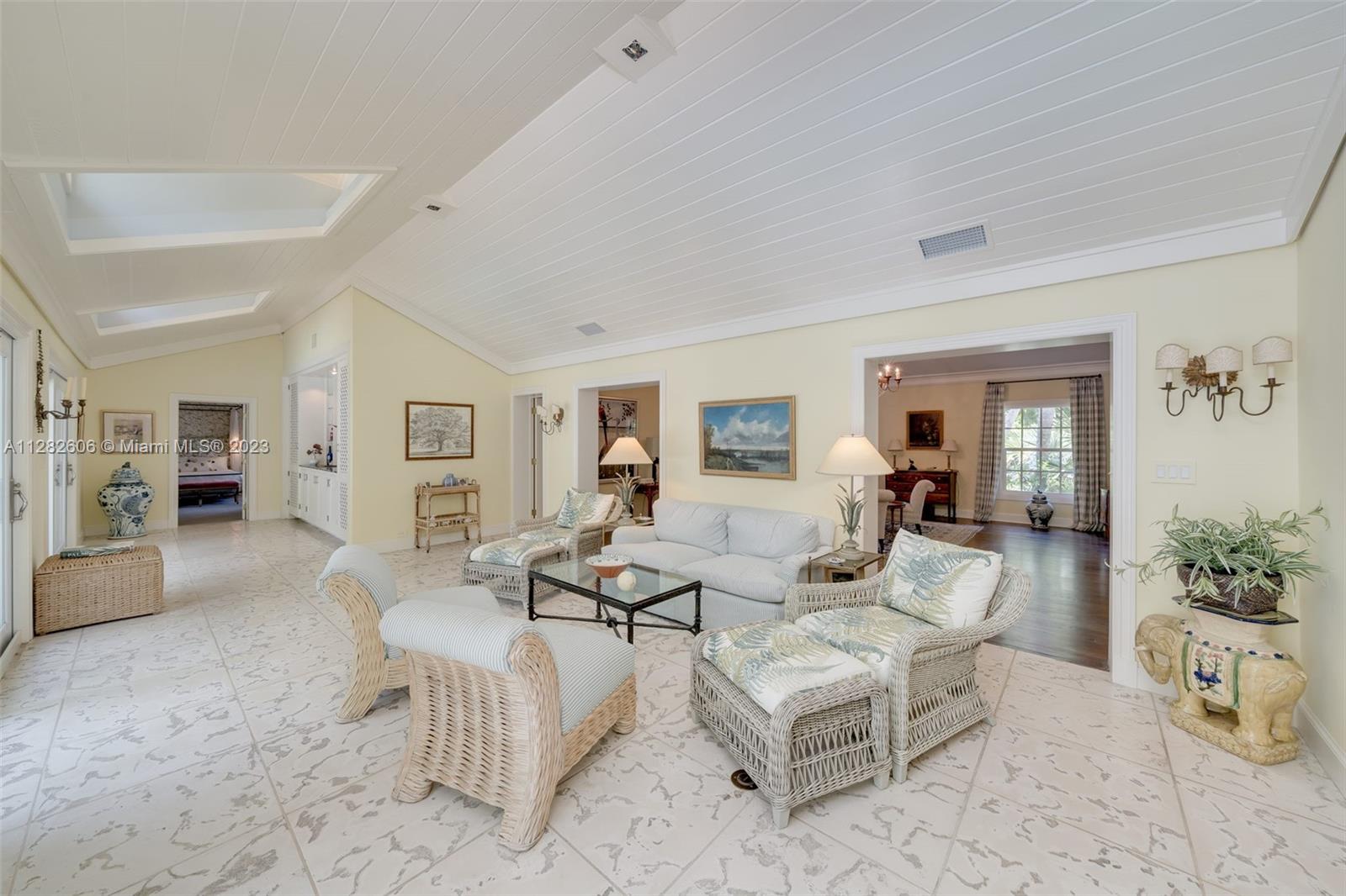 YE LITTLE WOODS 1ST ADDN - Residential