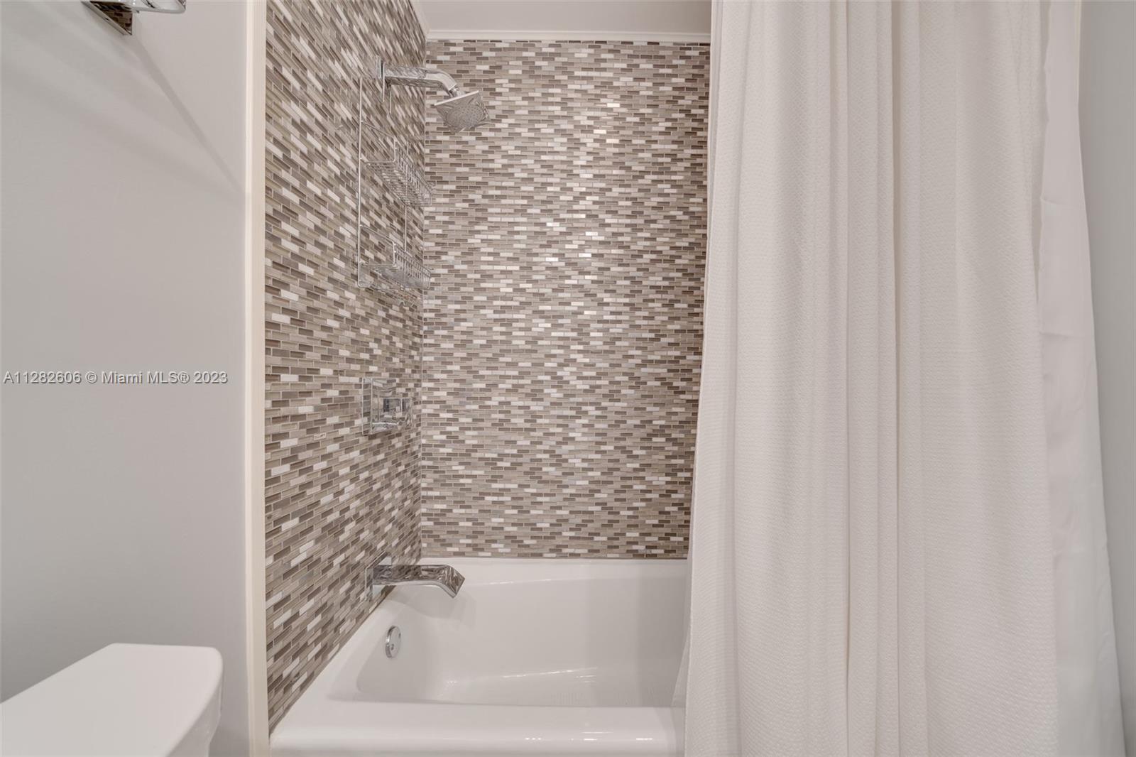 YE LITTLE WOODS 1ST ADDN - Residential