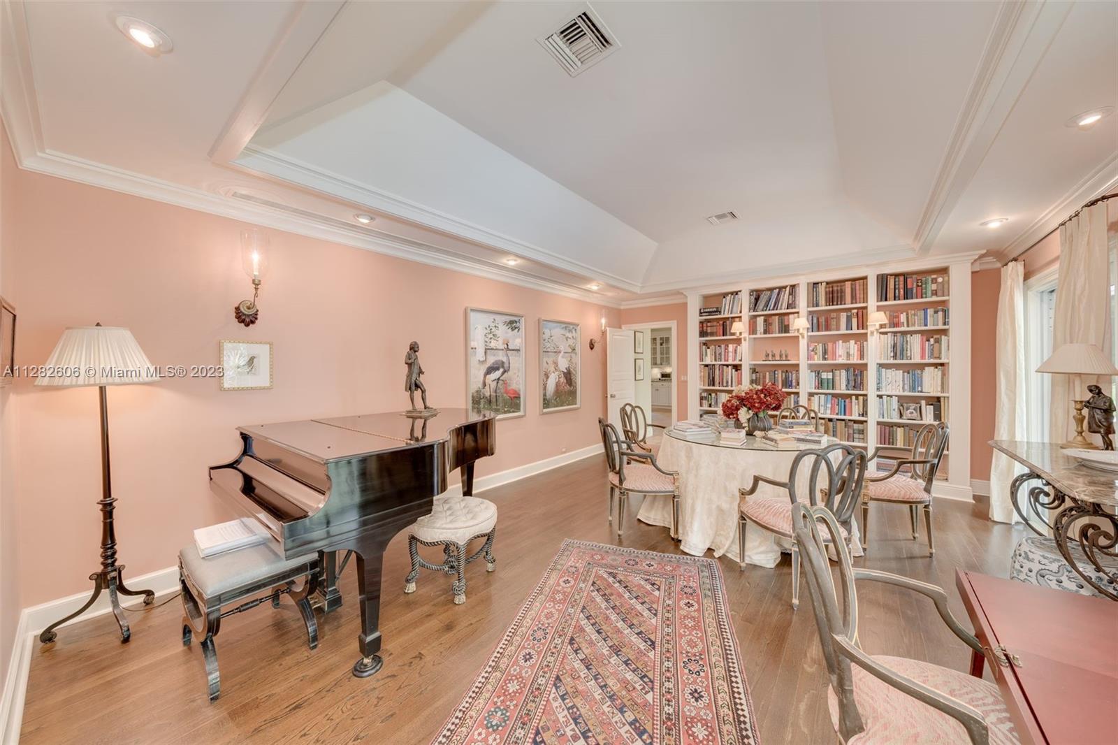 YE LITTLE WOODS 1ST ADDN - Residential