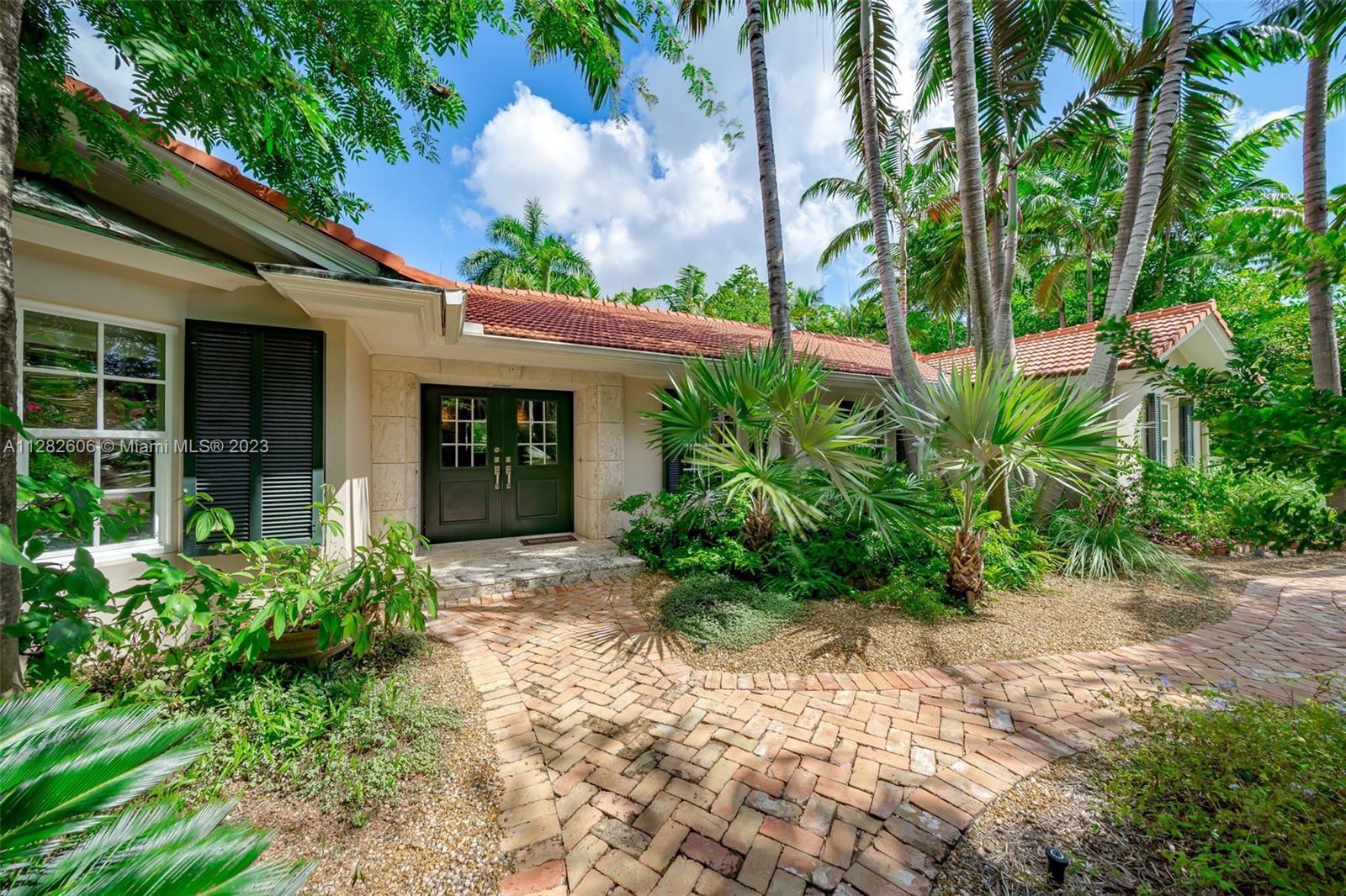 YE LITTLE WOODS 1ST ADDN - Residential