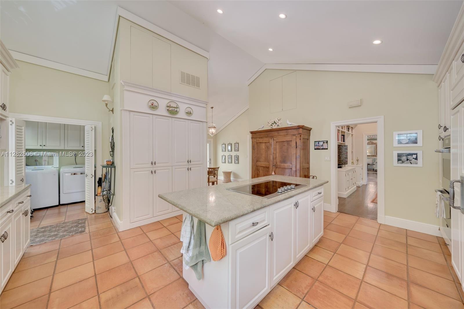 YE LITTLE WOODS 1ST ADDN - Residential