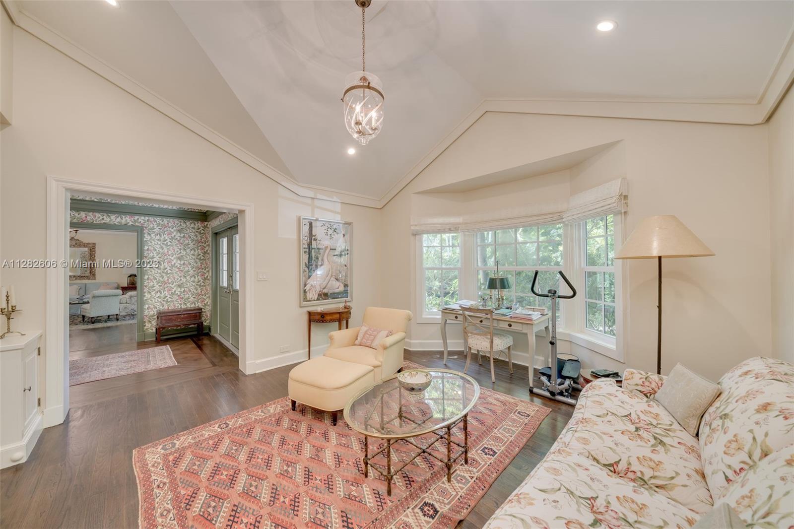 YE LITTLE WOODS 1ST ADDN - Residential