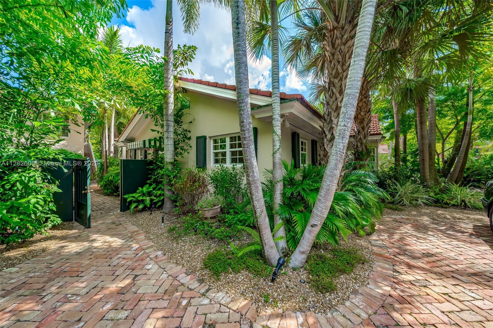 YE LITTLE WOODS 1ST ADDN - Residential