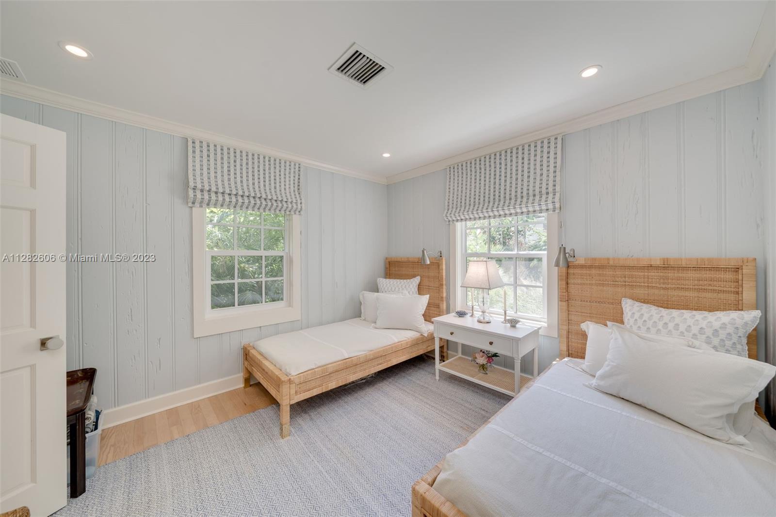 YE LITTLE WOODS 1ST ADDN - Residential