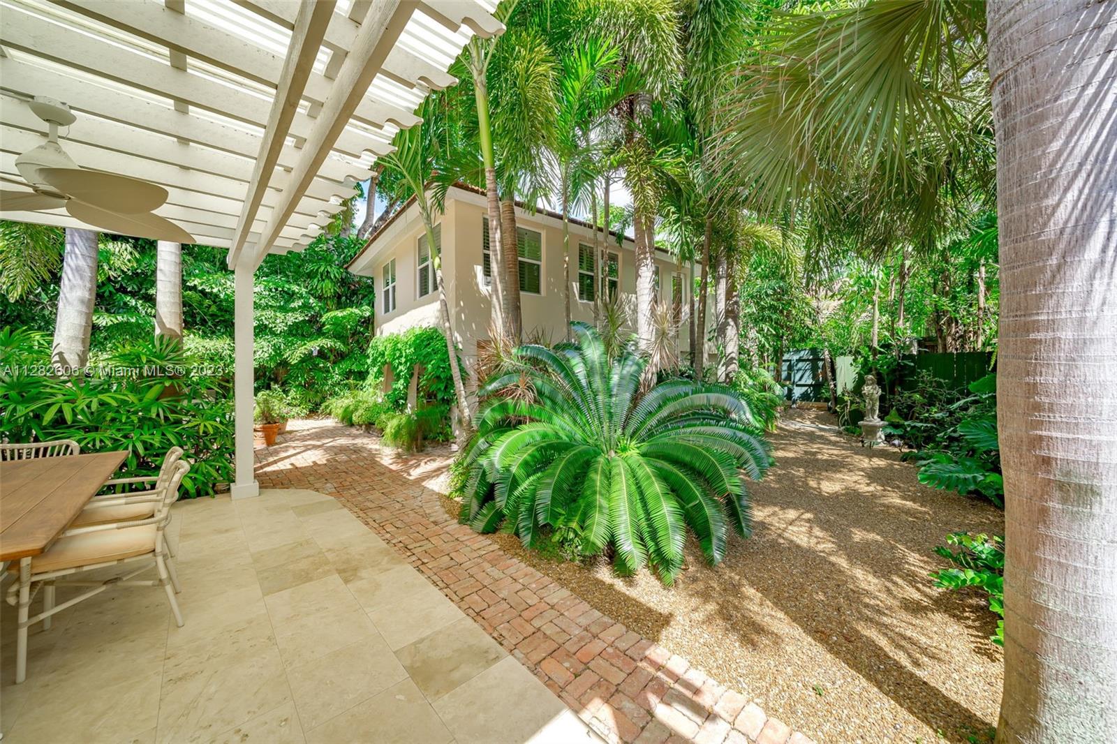 YE LITTLE WOODS 1ST ADDN - Residential