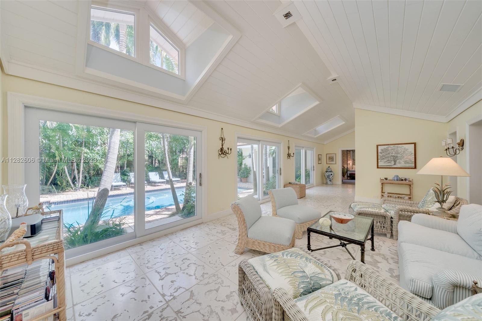 YE LITTLE WOODS 1ST ADDN - Residential