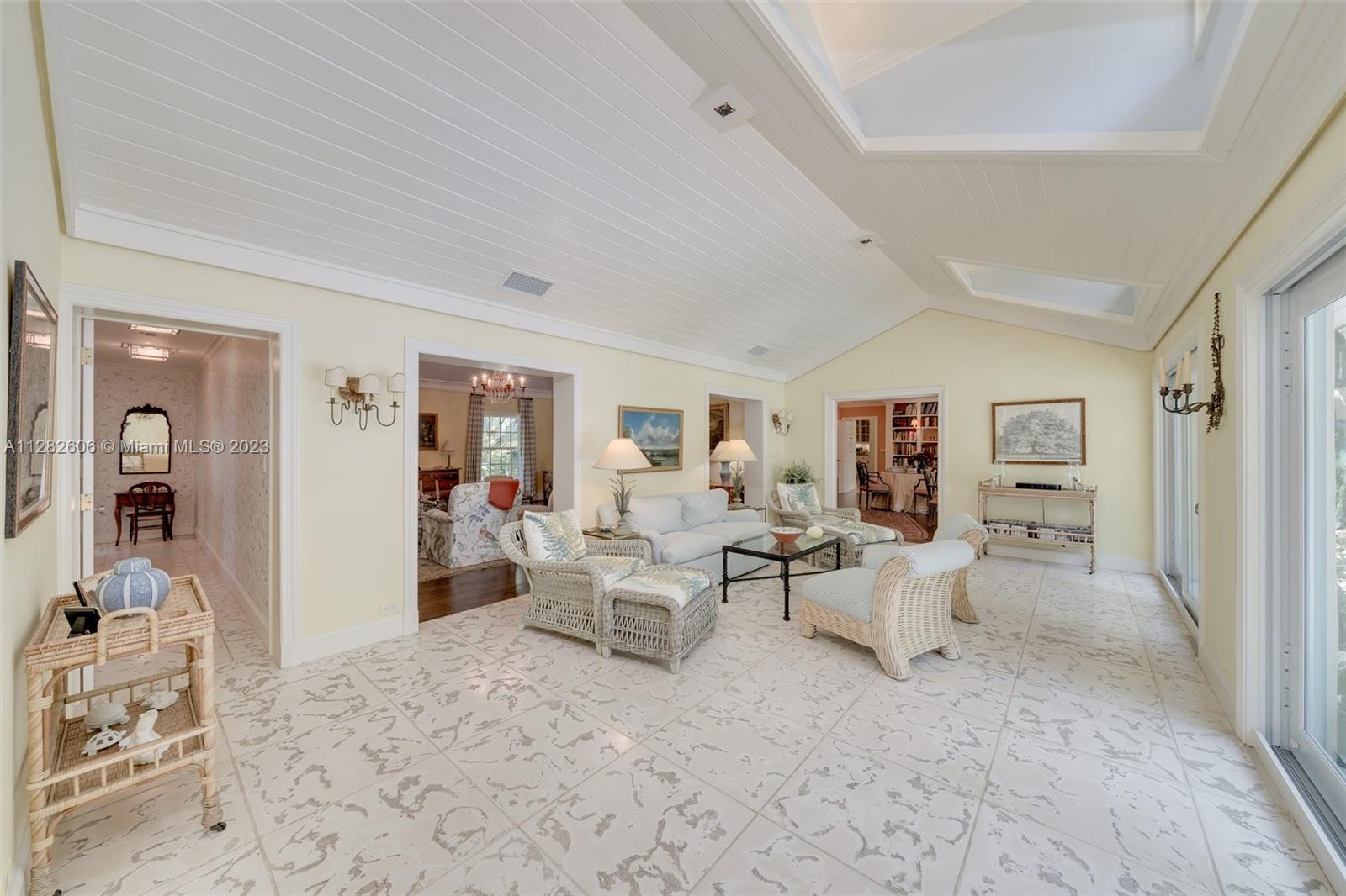 YE LITTLE WOODS 1ST ADDN - Residential