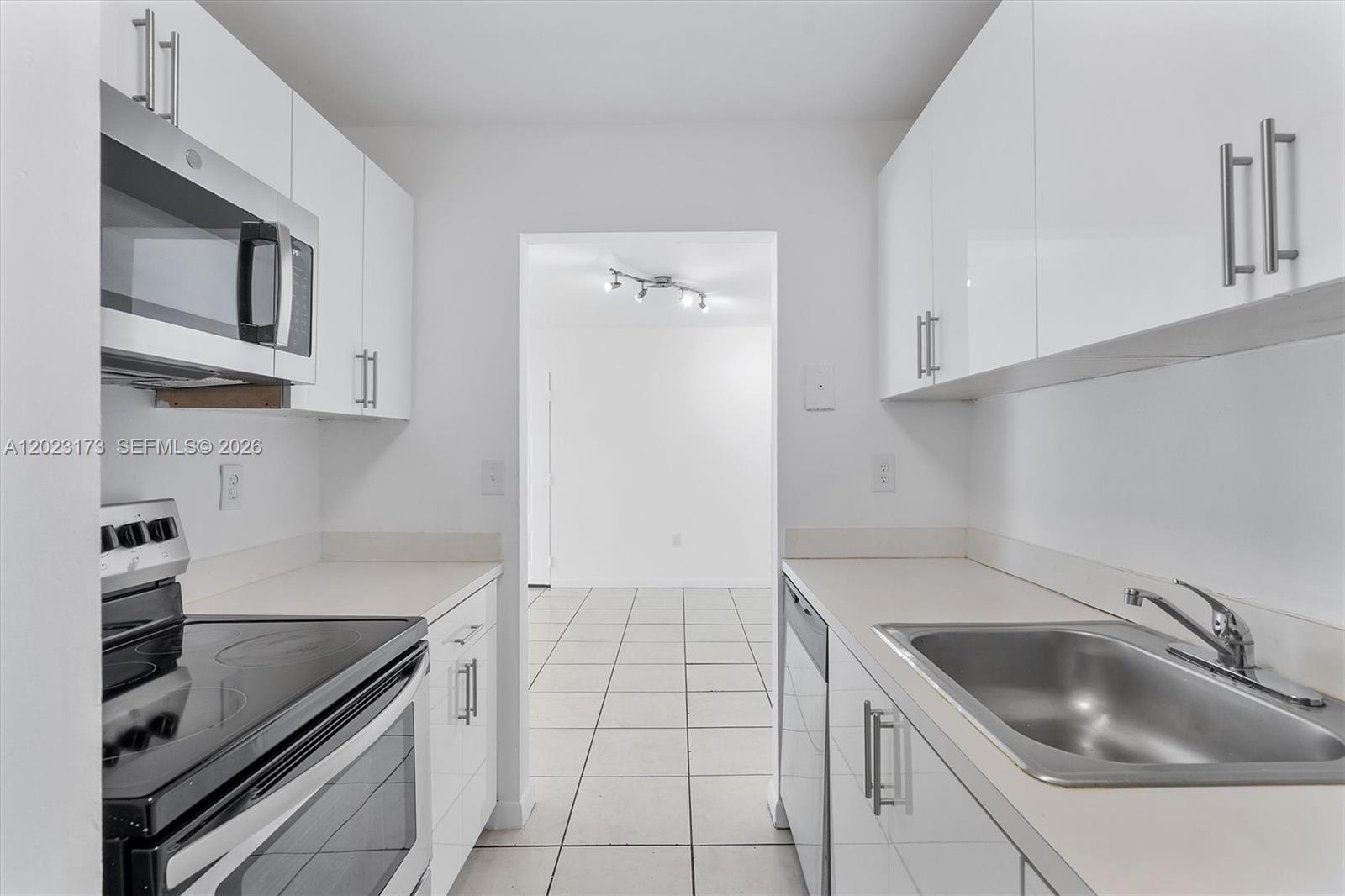 MAGNOLIA LANE CONDO - Residential