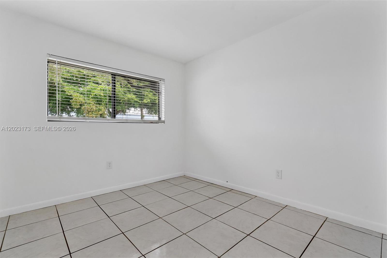 MAGNOLIA LANE CONDO - Residential