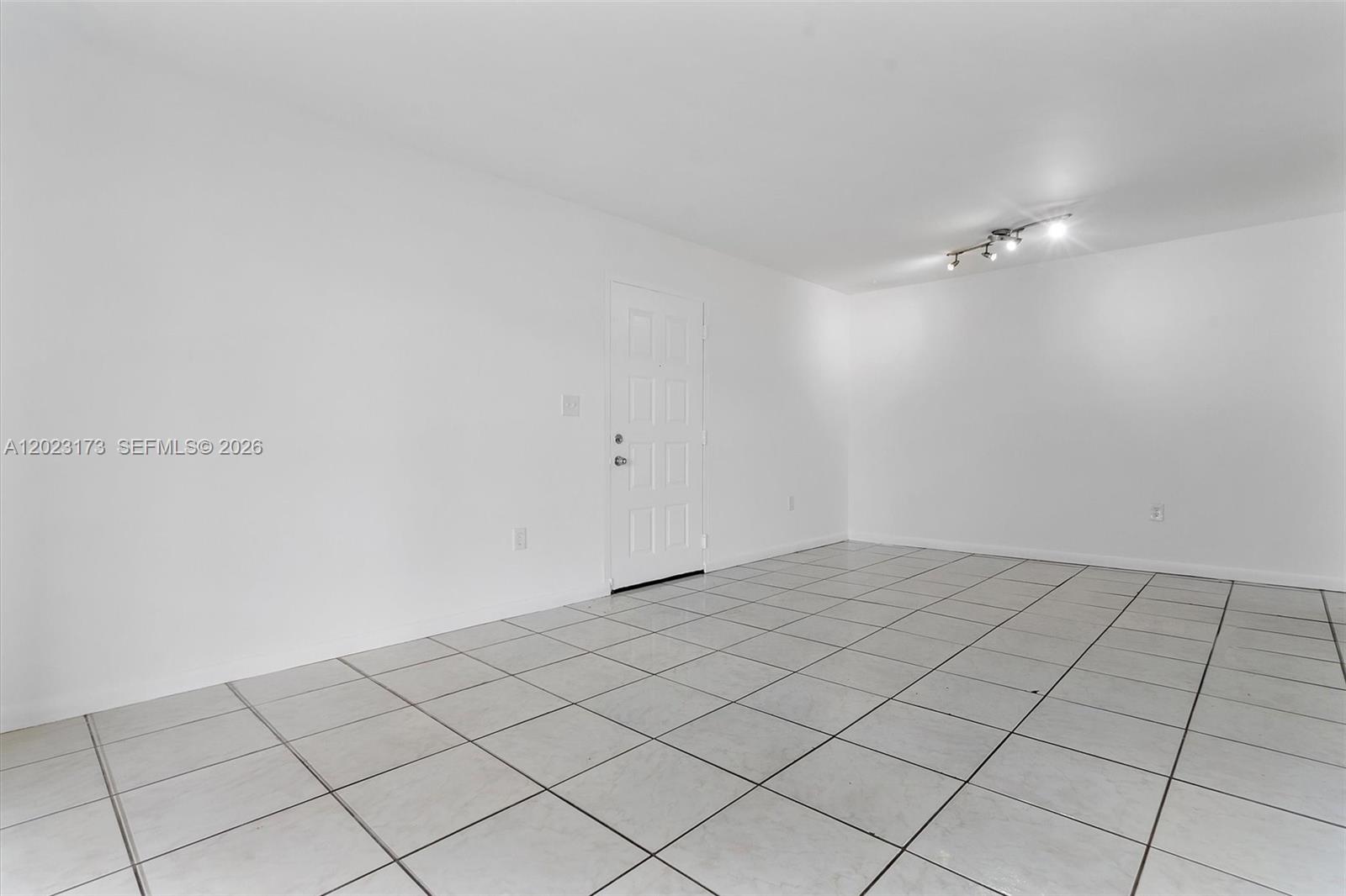 MAGNOLIA LANE CONDO - Residential