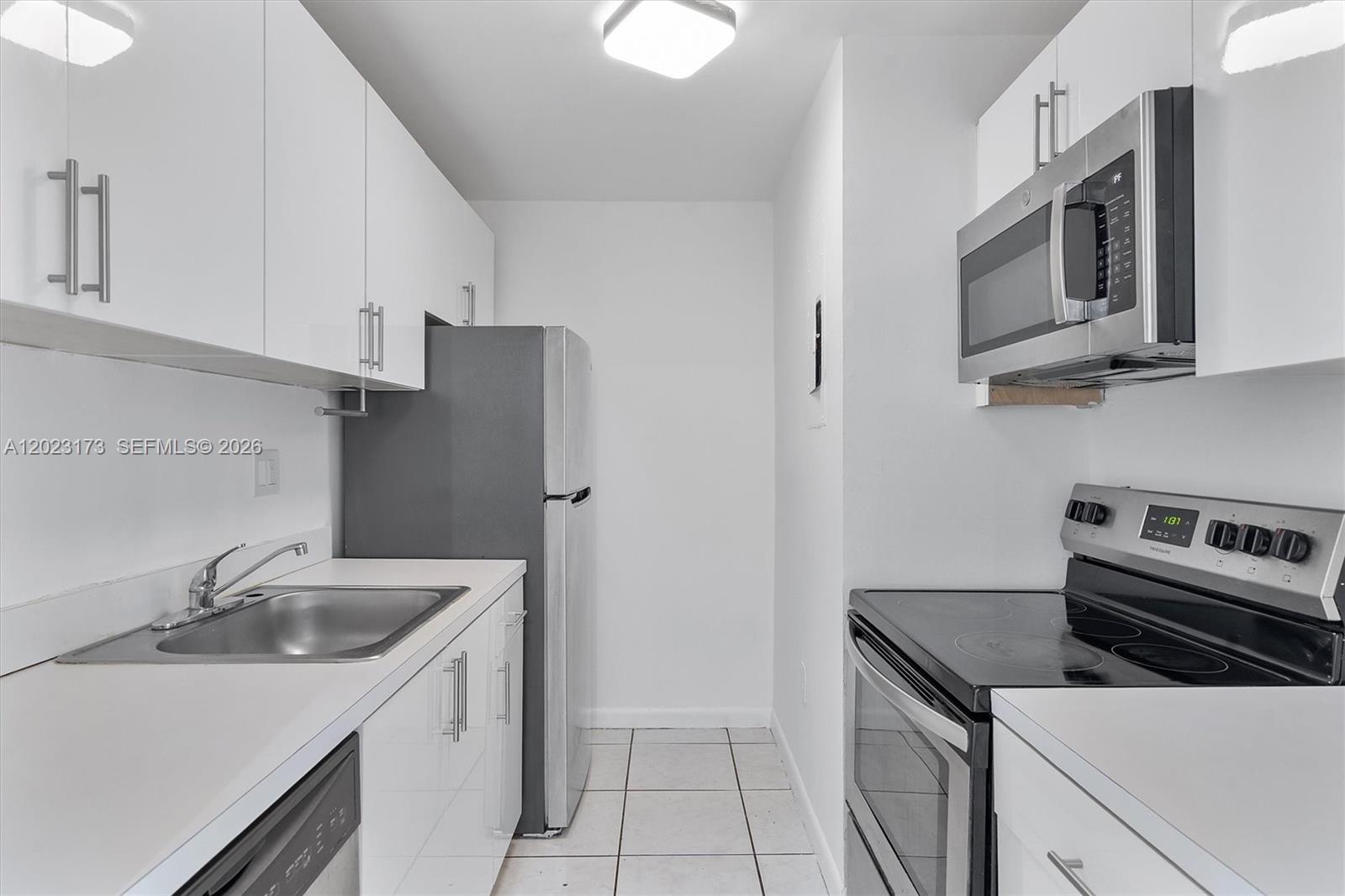 MAGNOLIA LANE CONDO - Residential