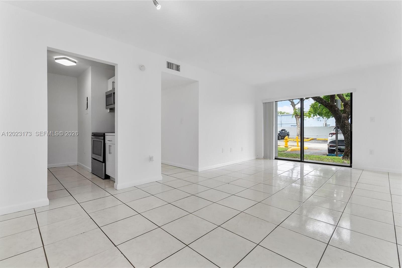 MAGNOLIA LANE CONDO - Residential