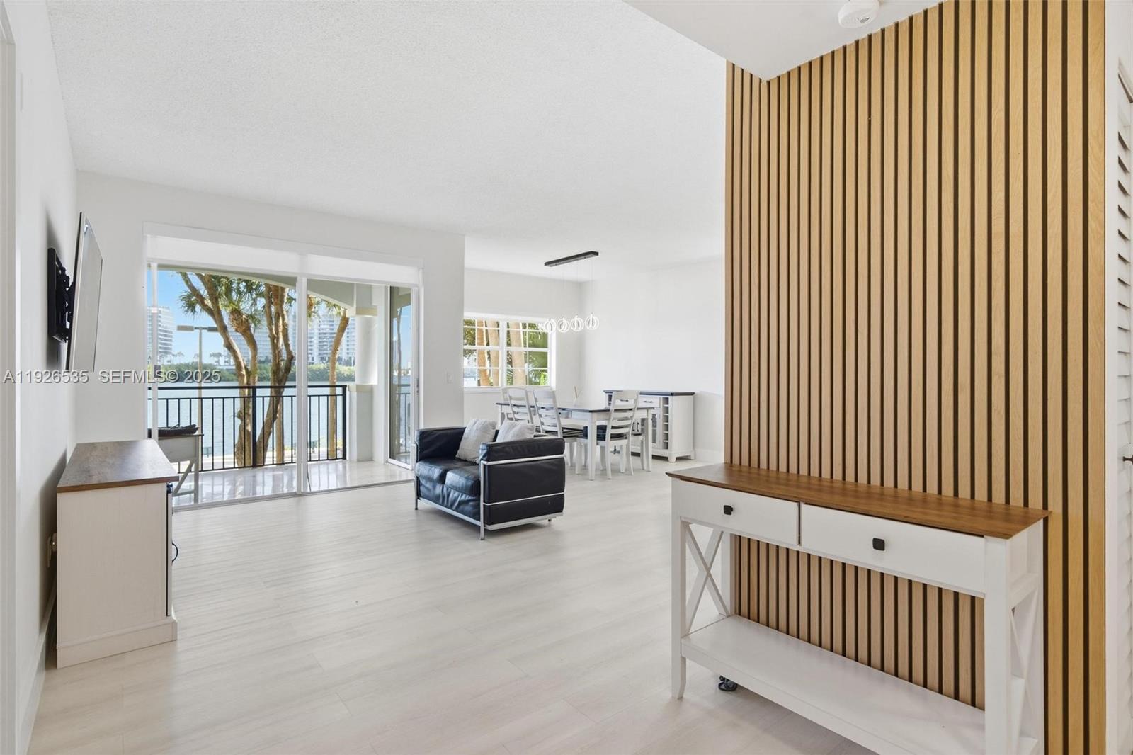 3255 NE 184th St 12210