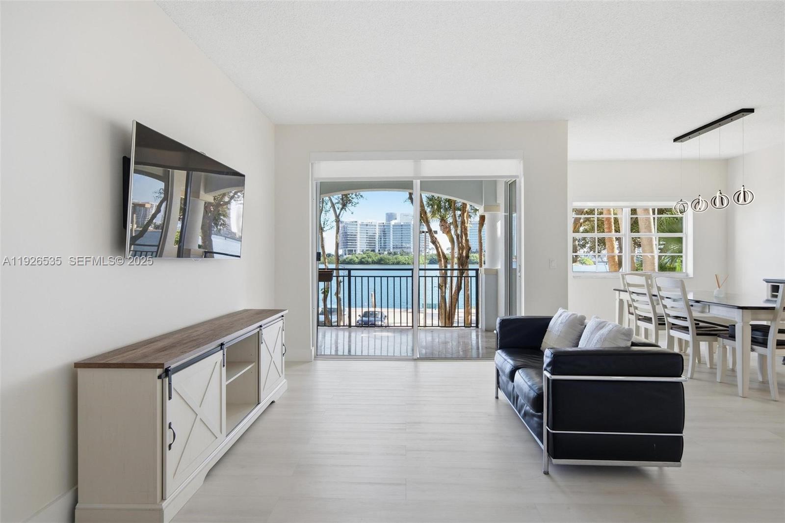 3255 NE 184th St 12210