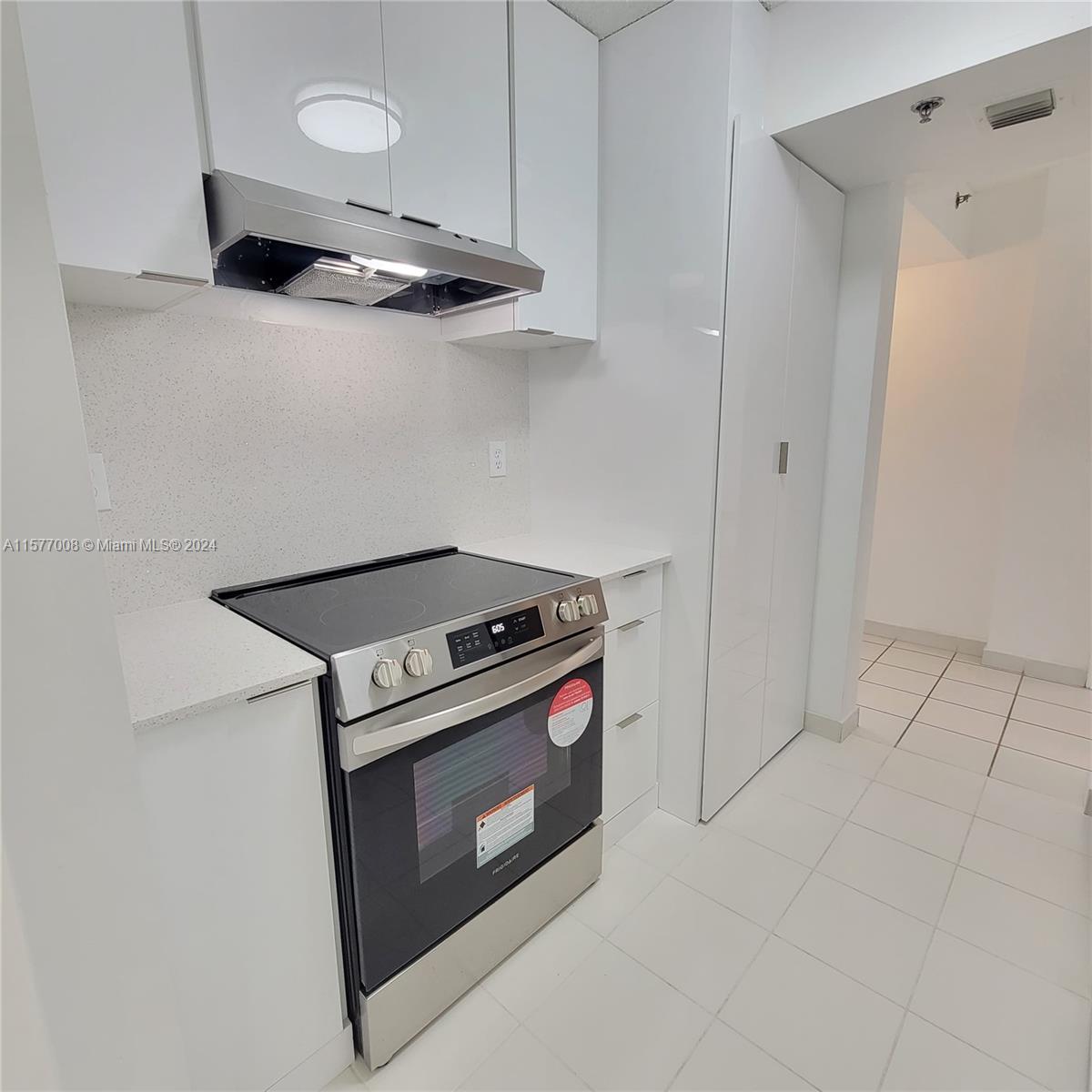 LAS DELICIAS CONDO - Residential Lease