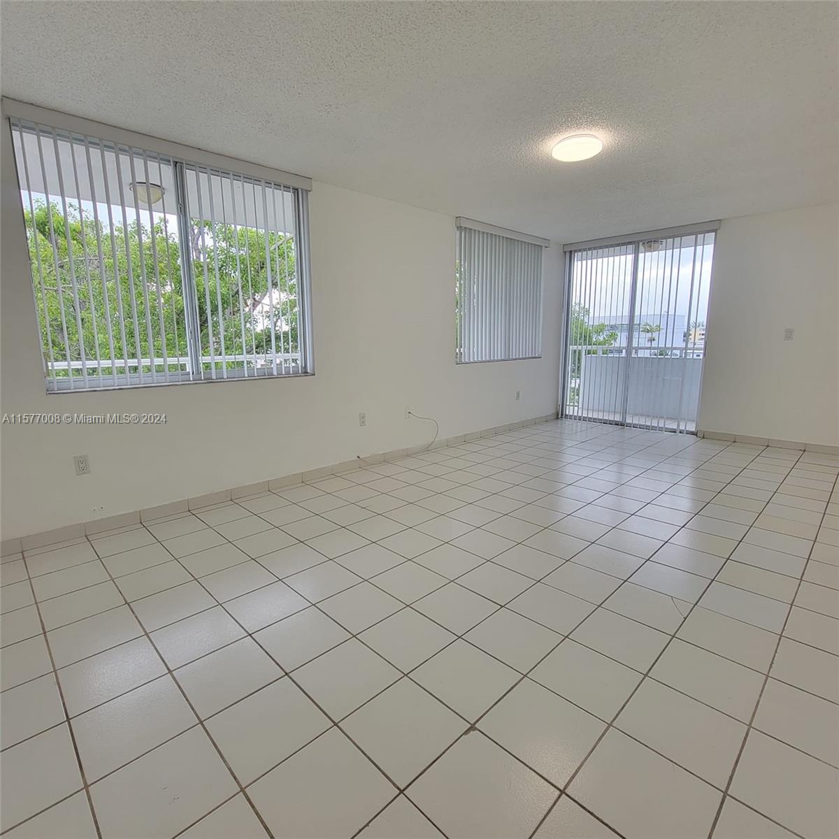 LAS DELICIAS CONDO - Residential Lease