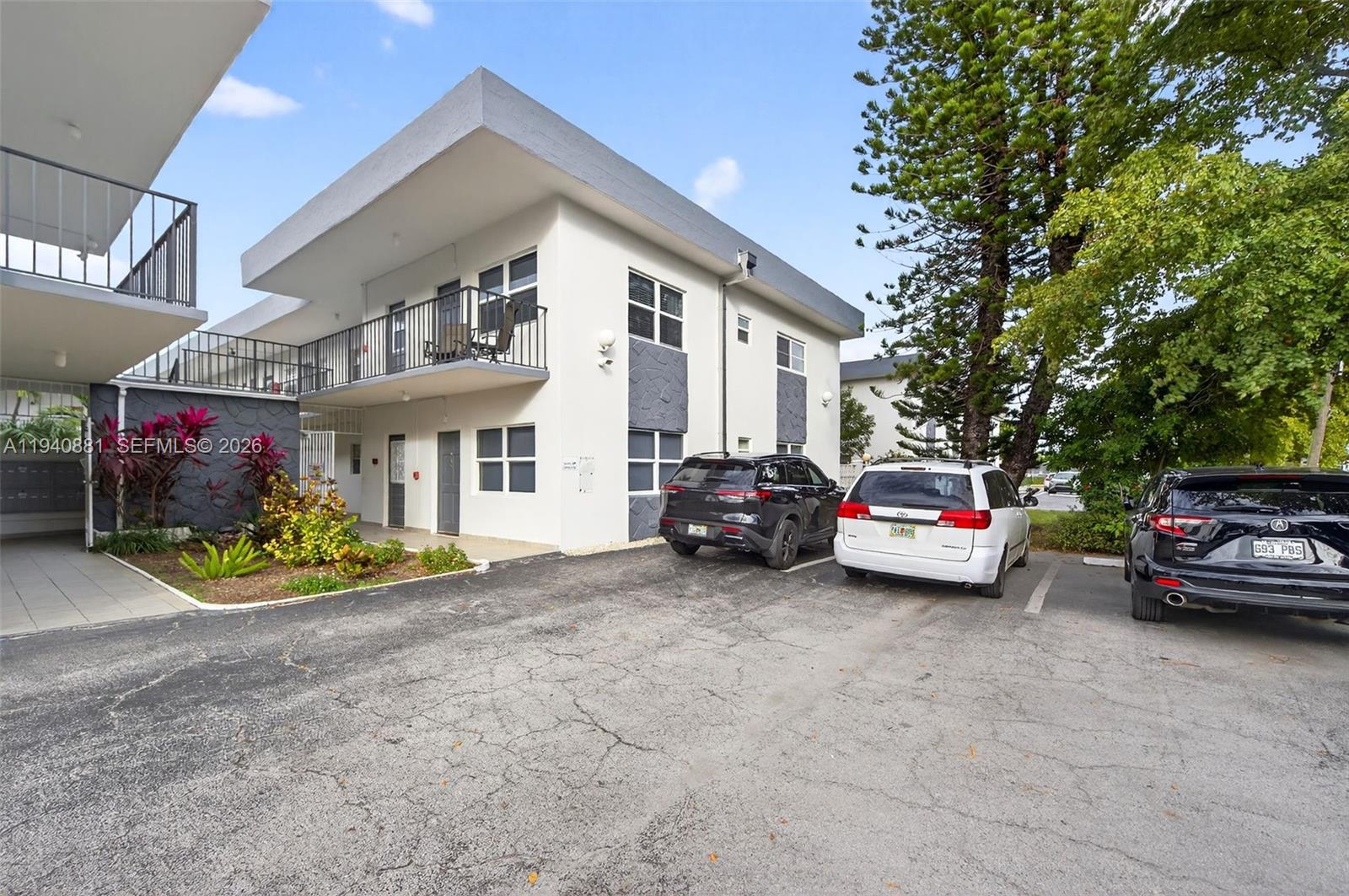 STAR PARADISE CONDO - Residential