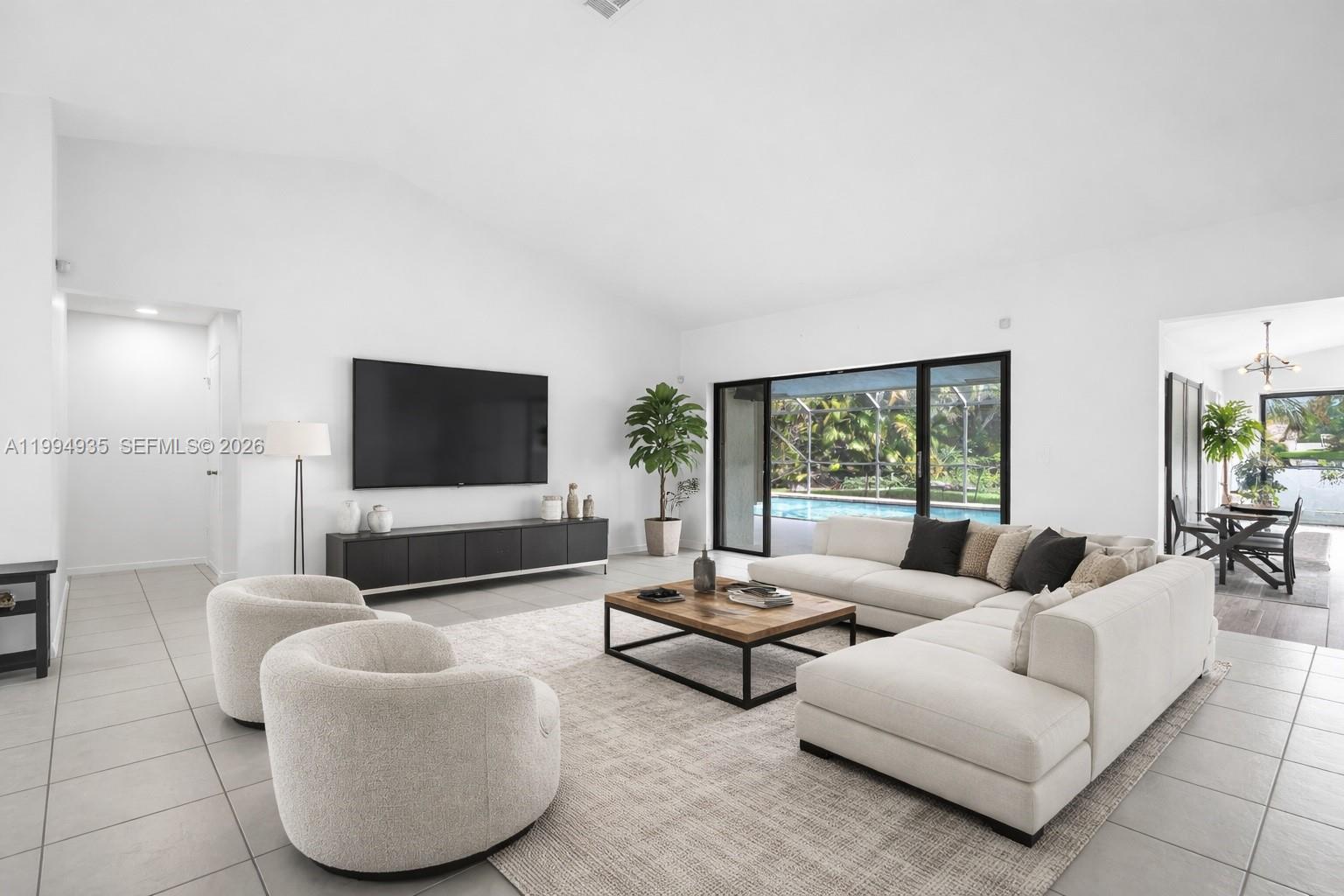 COUNTRY ISLES EXECUTIVE - Residential