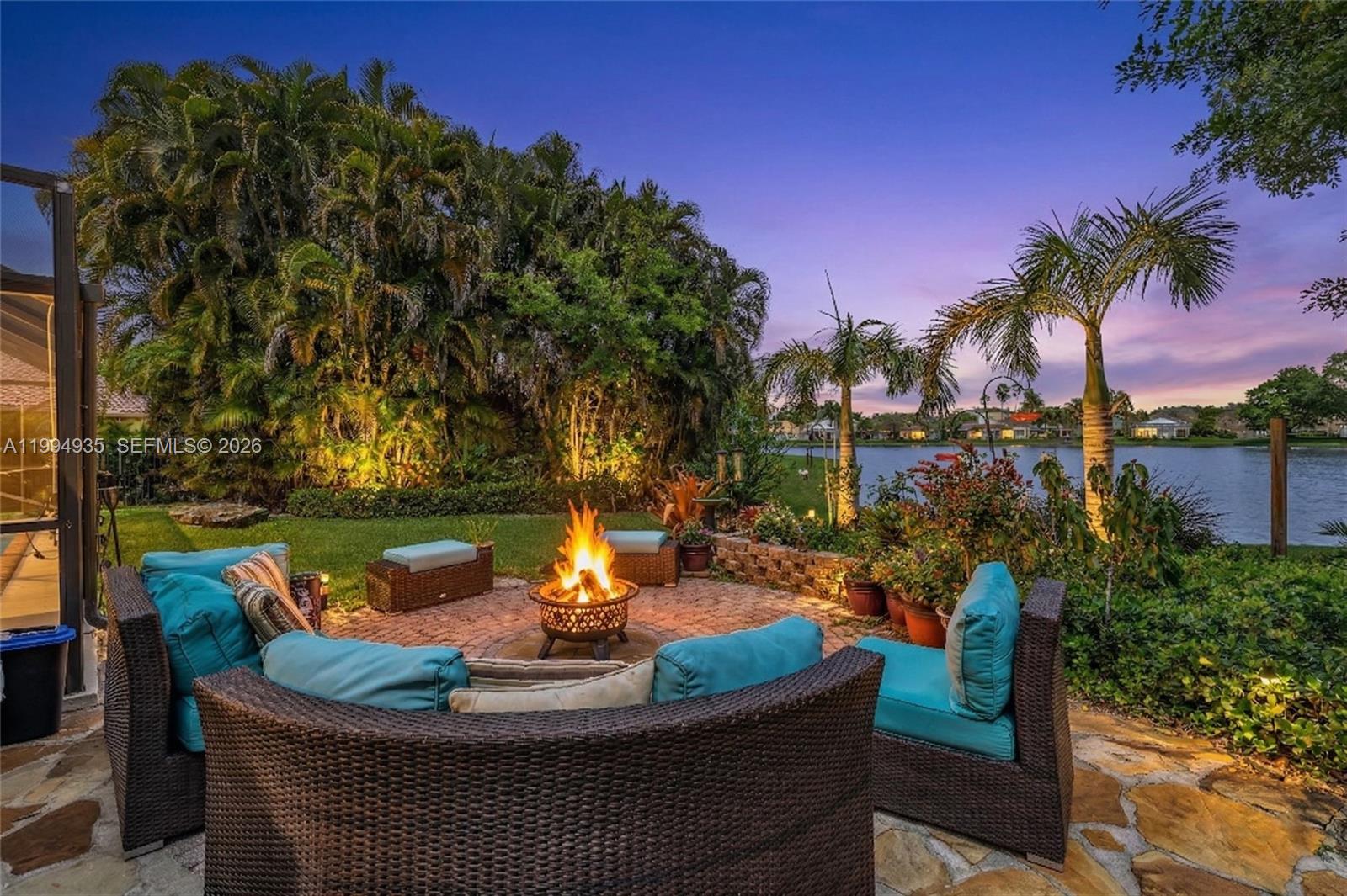 COUNTRY ISLES EXECUTIVE - Residential