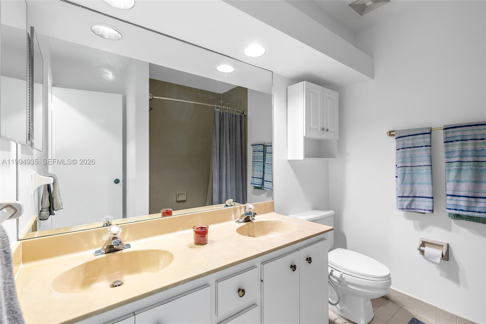 COUNTRY ISLES EXECUTIVE - Residential