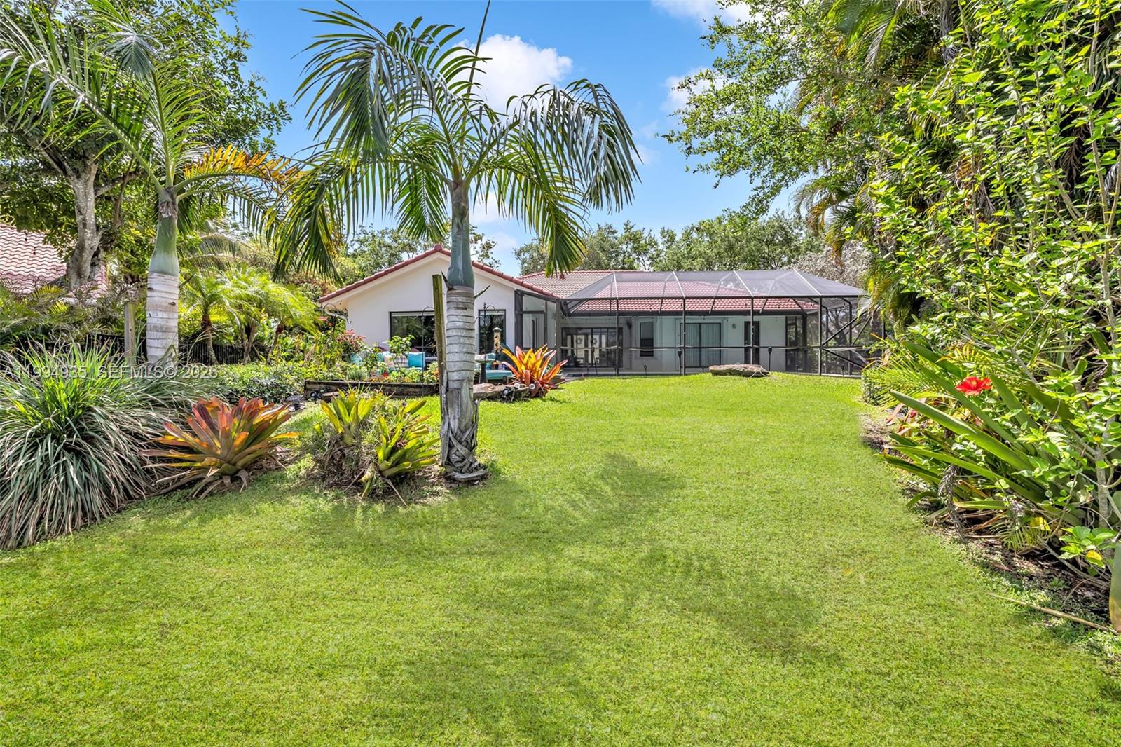 COUNTRY ISLES EXECUTIVE - Residential