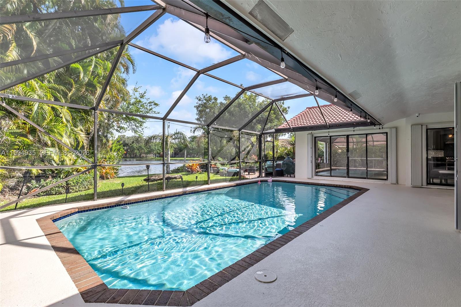 COUNTRY ISLES EXECUTIVE - Residential