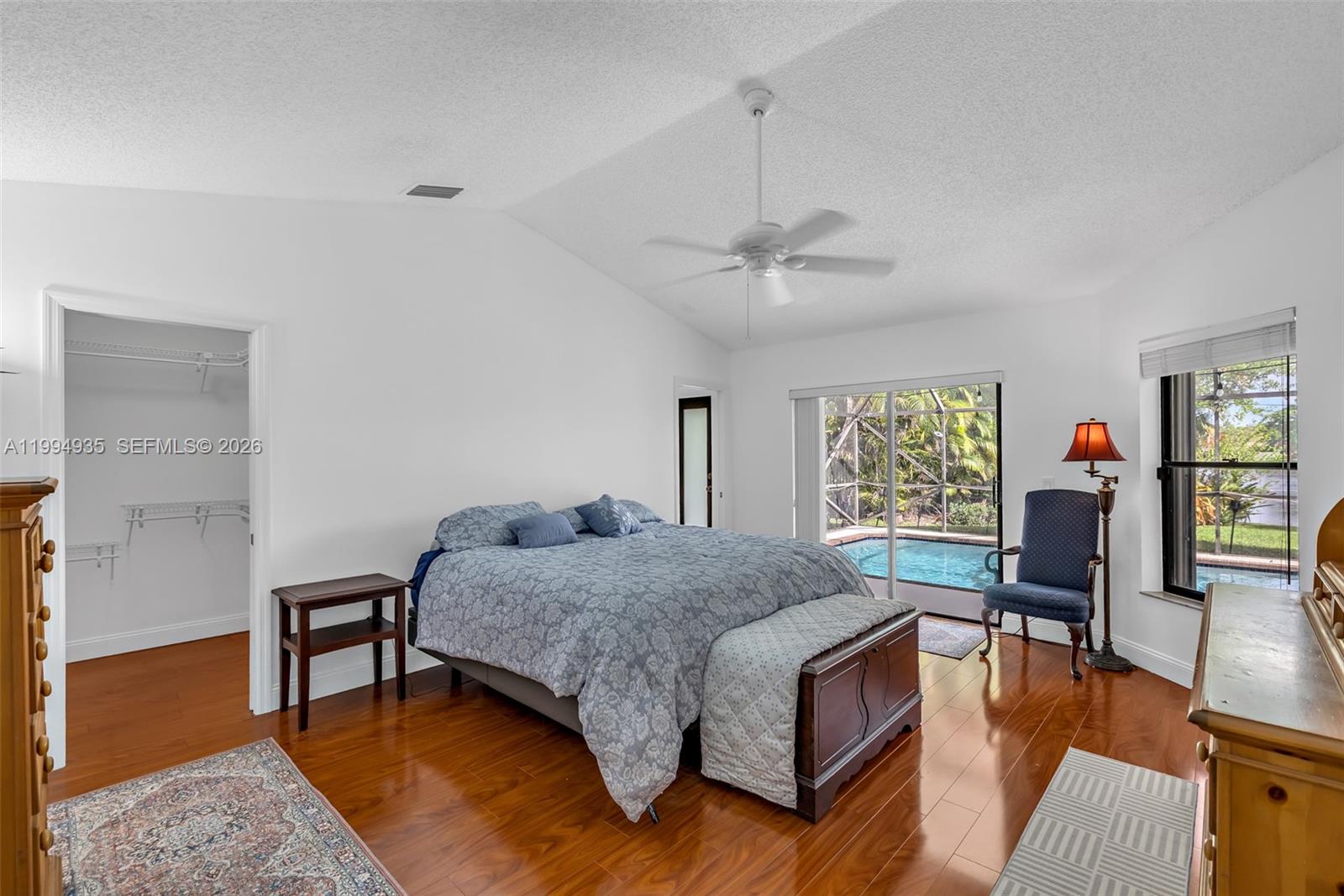 COUNTRY ISLES EXECUTIVE - Residential