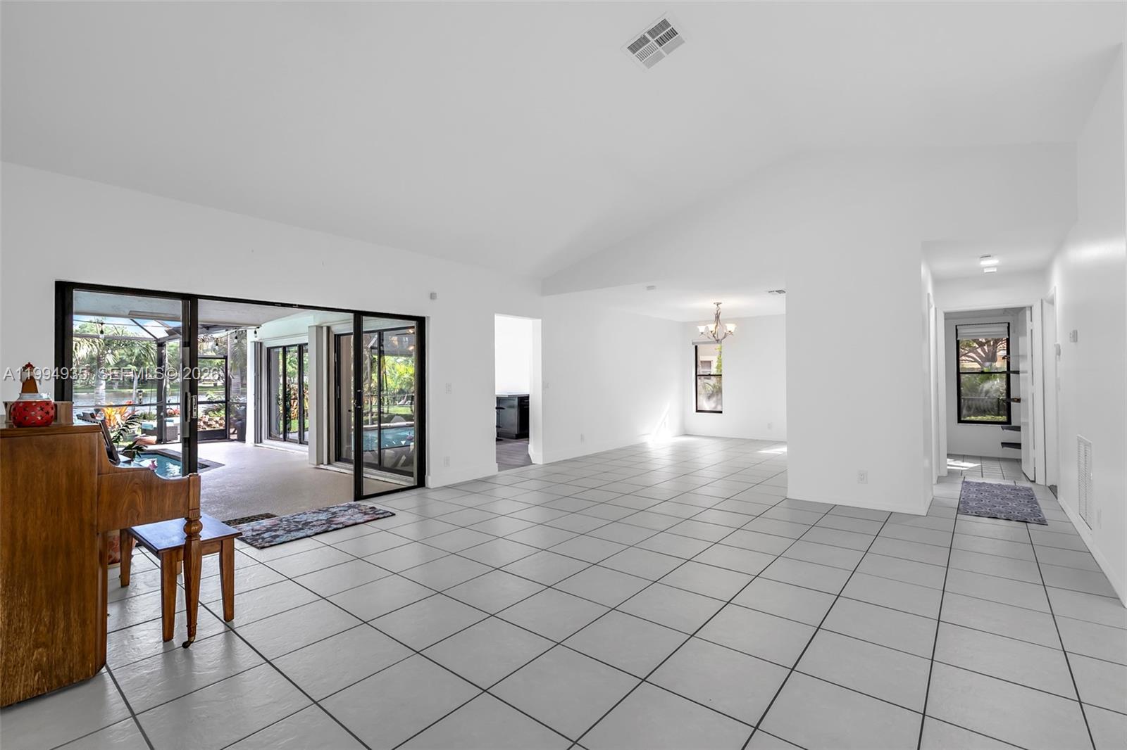 COUNTRY ISLES EXECUTIVE - Residential