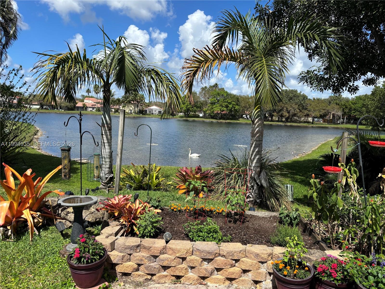 COUNTRY ISLES EXECUTIVE - Residential