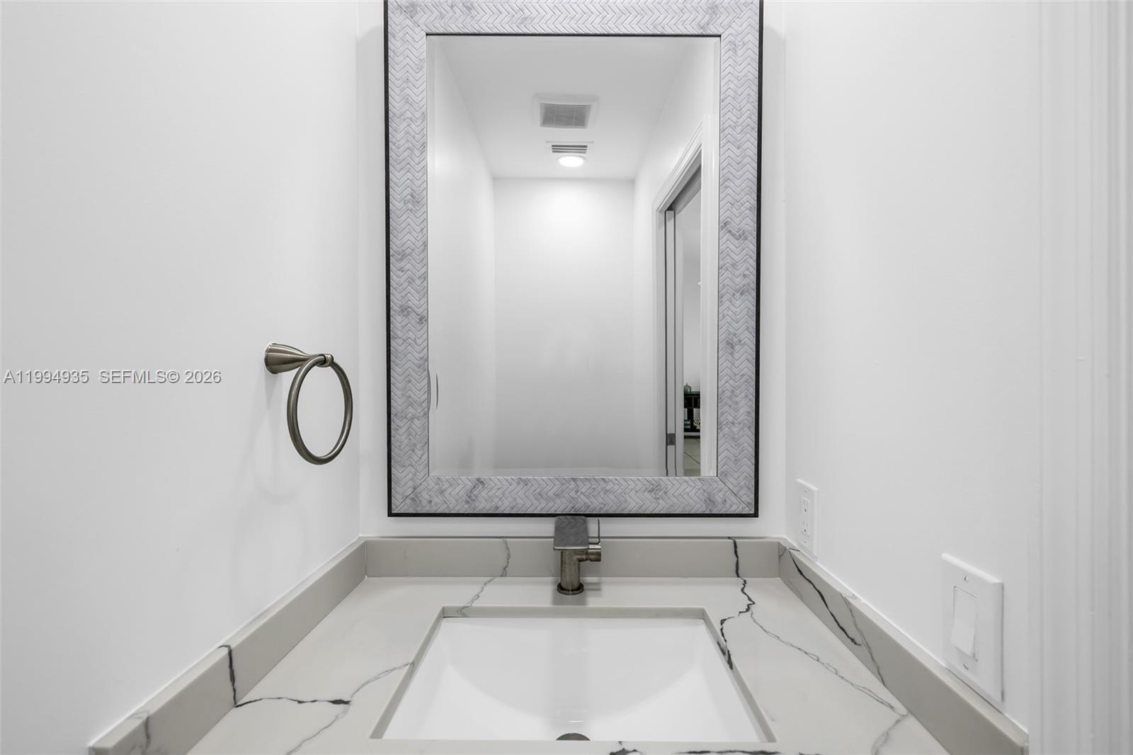 COUNTRY ISLES EXECUTIVE - Residential