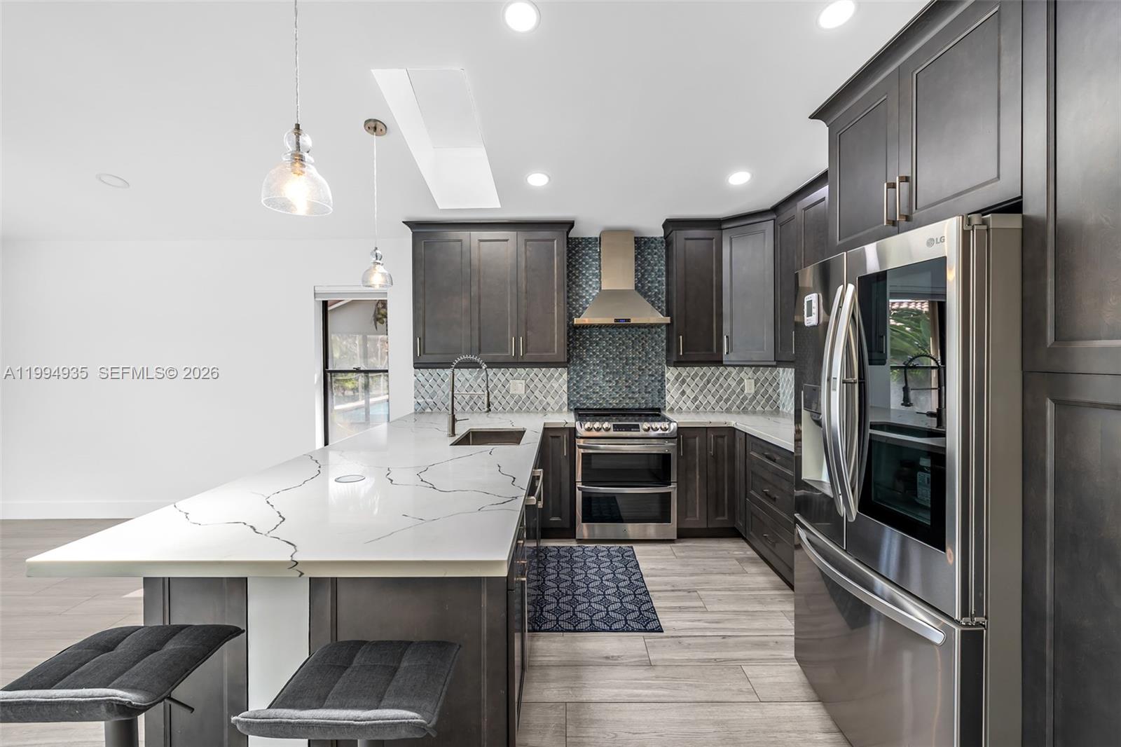 COUNTRY ISLES EXECUTIVE - Residential