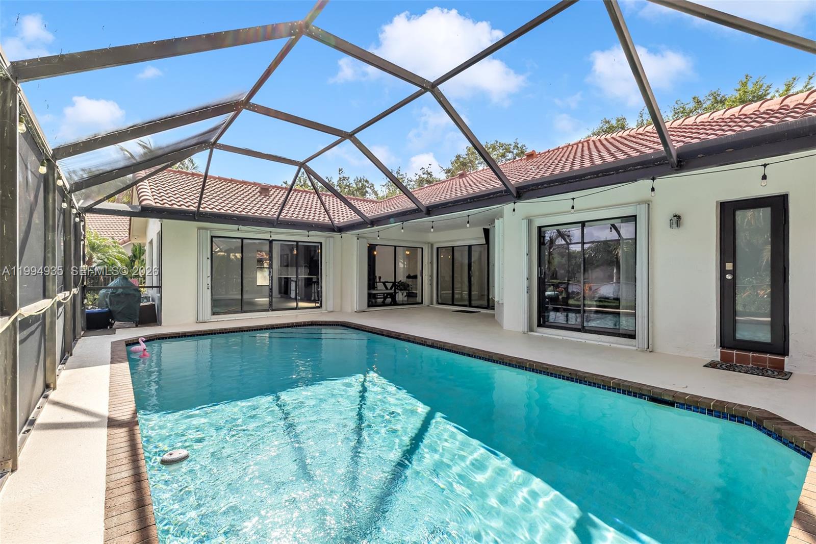 COUNTRY ISLES EXECUTIVE - Residential