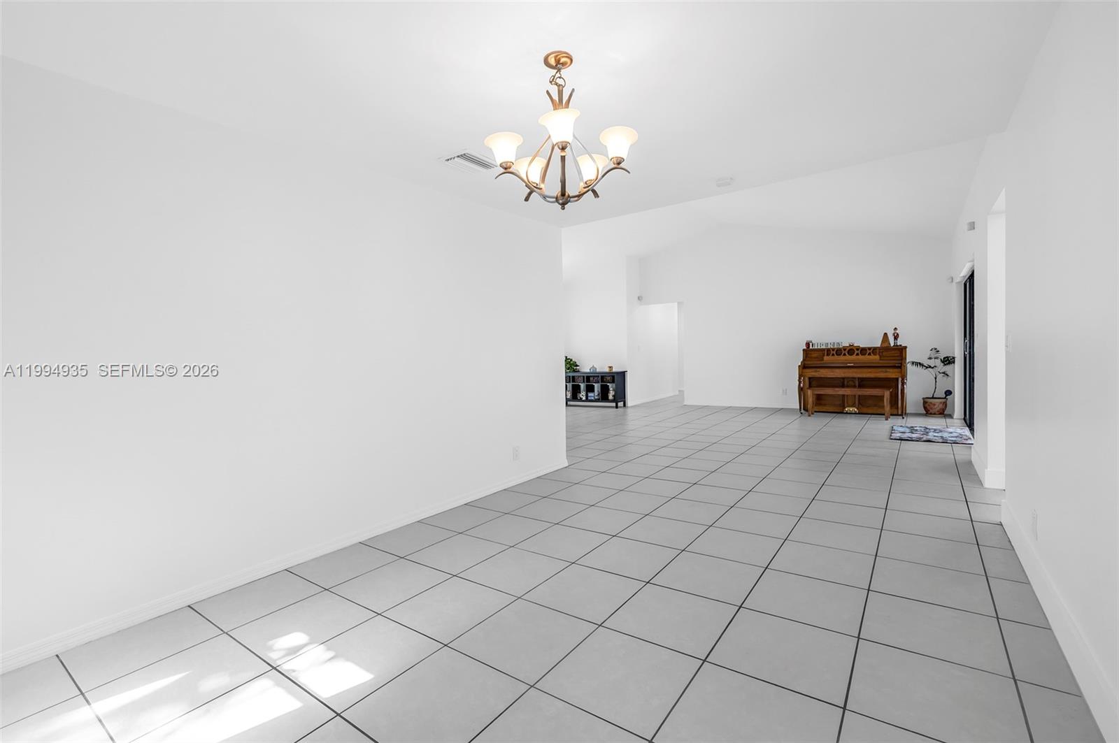 COUNTRY ISLES EXECUTIVE - Residential