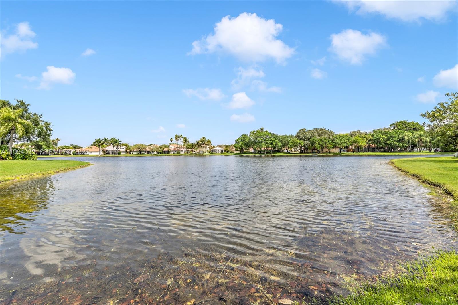 COUNTRY ISLES EXECUTIVE - Residential