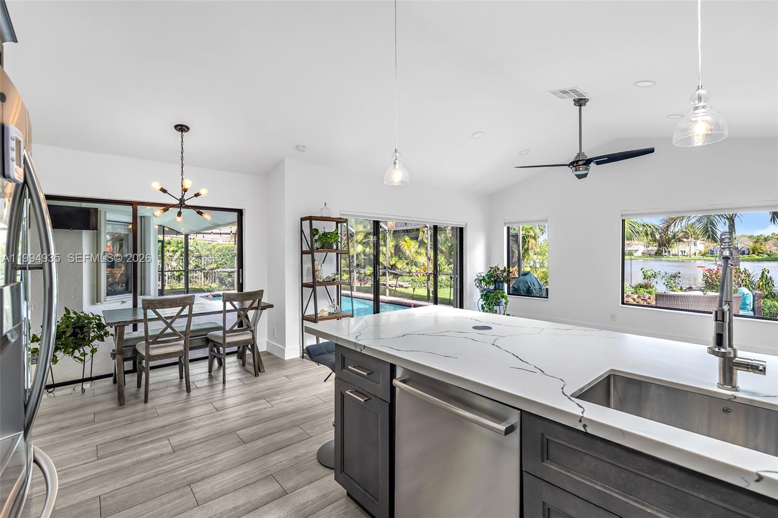 COUNTRY ISLES EXECUTIVE - Residential