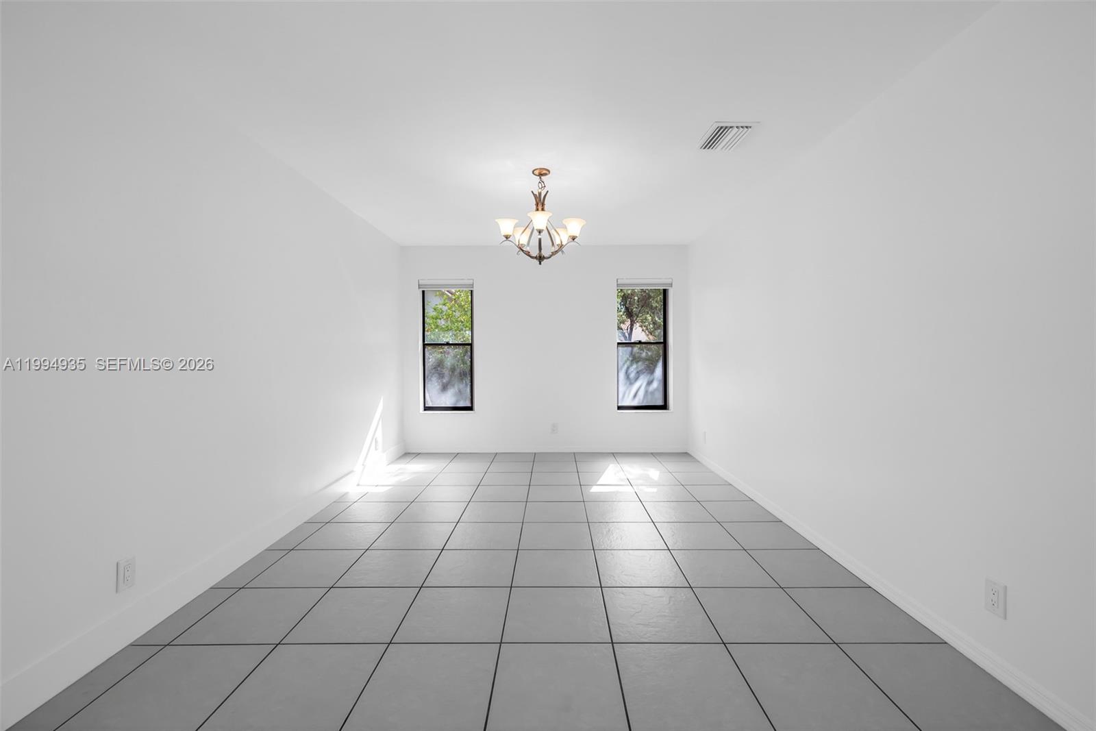 COUNTRY ISLES EXECUTIVE - Residential