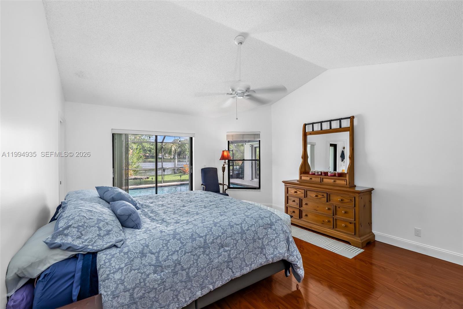 COUNTRY ISLES EXECUTIVE - Residential