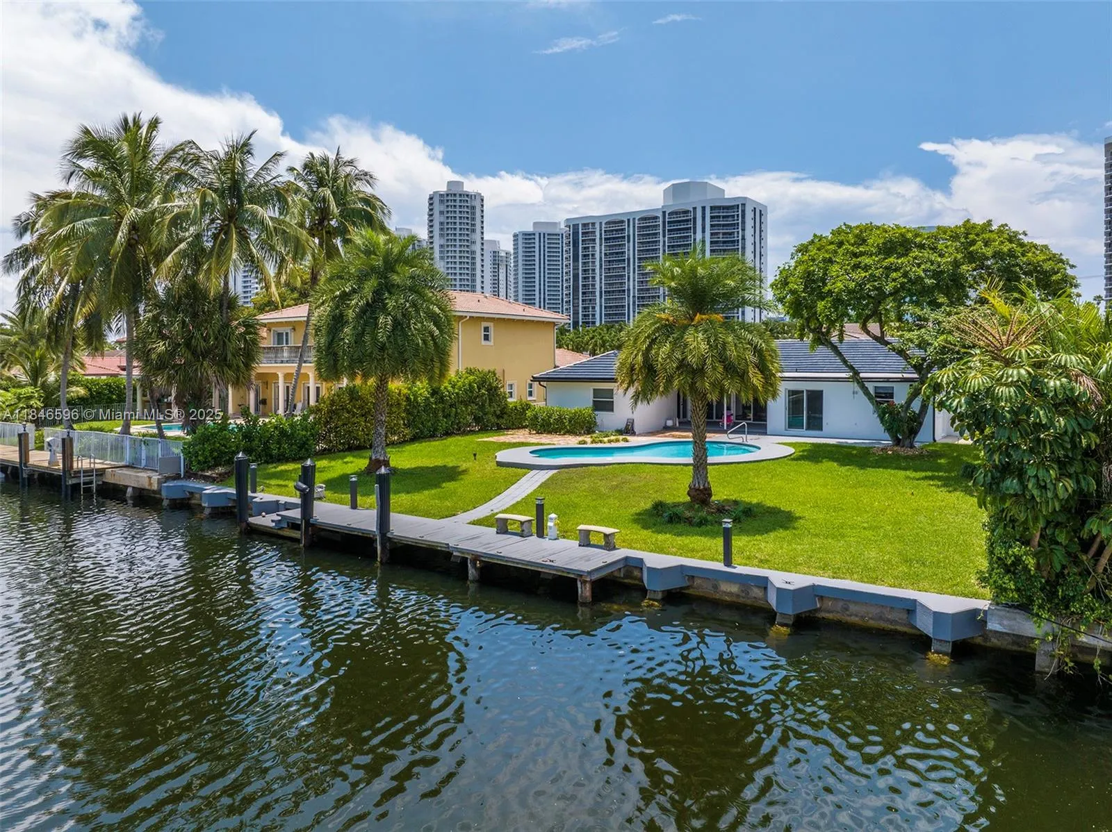Hallandale Beach, Florida 33009, United States, 3 Bedrooms Bedrooms, ,3 BathroomsBathrooms,Residential,Active,177989