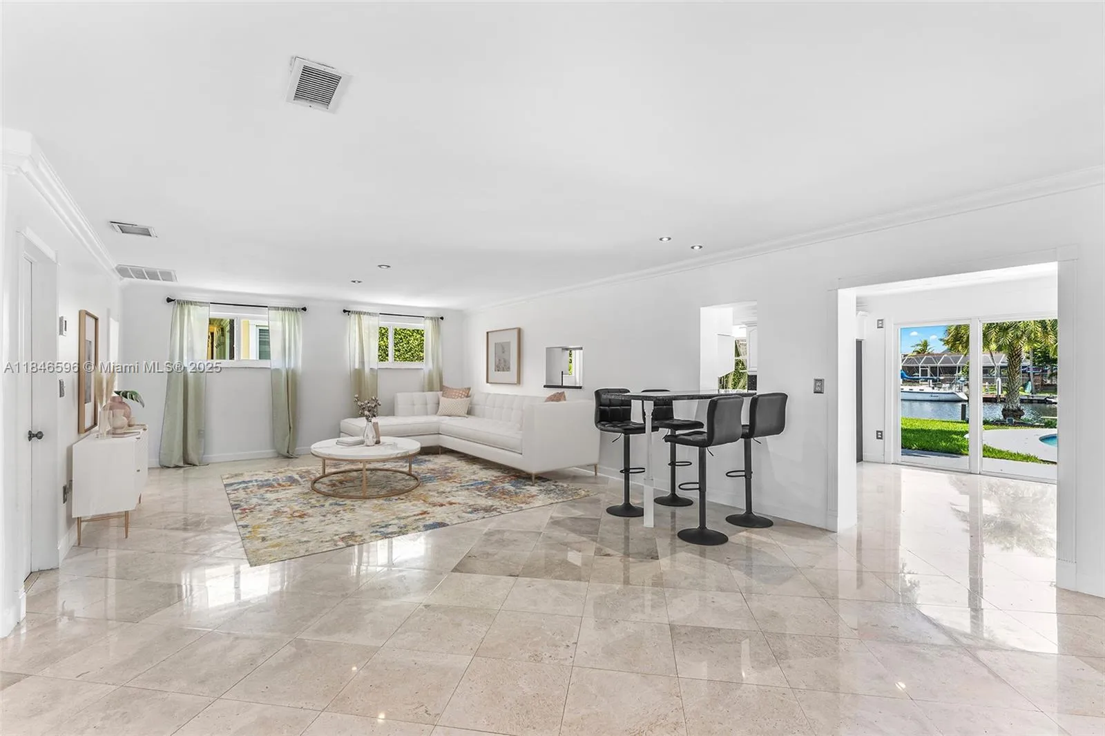 Hallandale Beach, Florida 33009, United States, 3 Bedrooms Bedrooms, ,3 BathroomsBathrooms,Residential,Active,177989