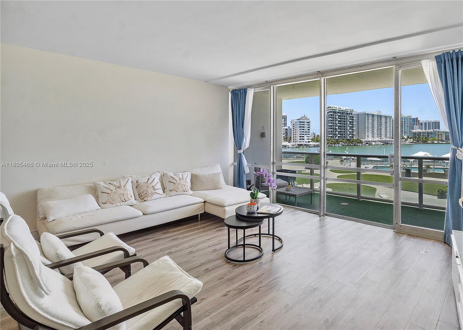 900 Bay Dr 210
