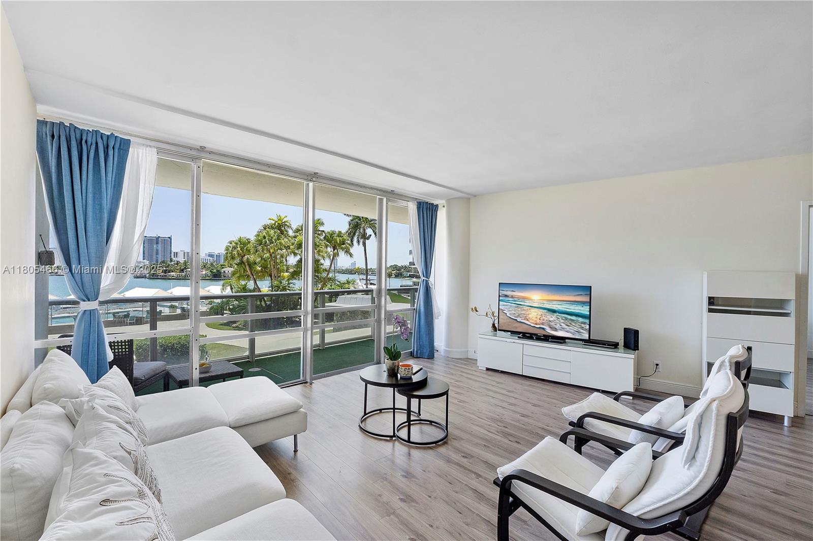 900 Bay Dr 210