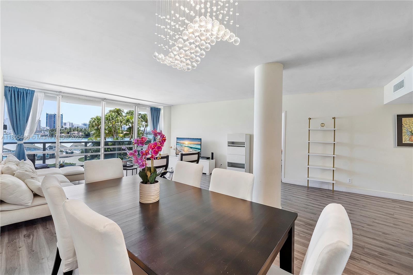 900 Bay Dr 210