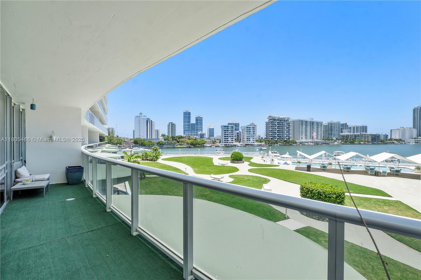900 Bay Dr 210