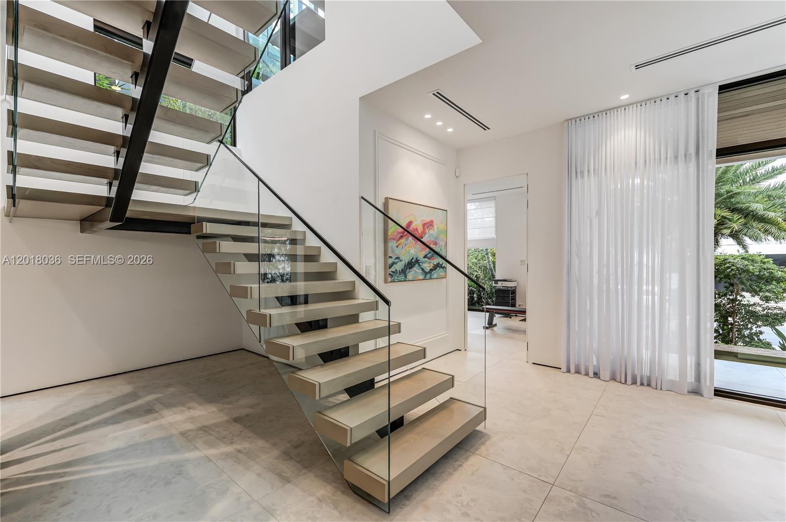 1092 N Venetian Dr