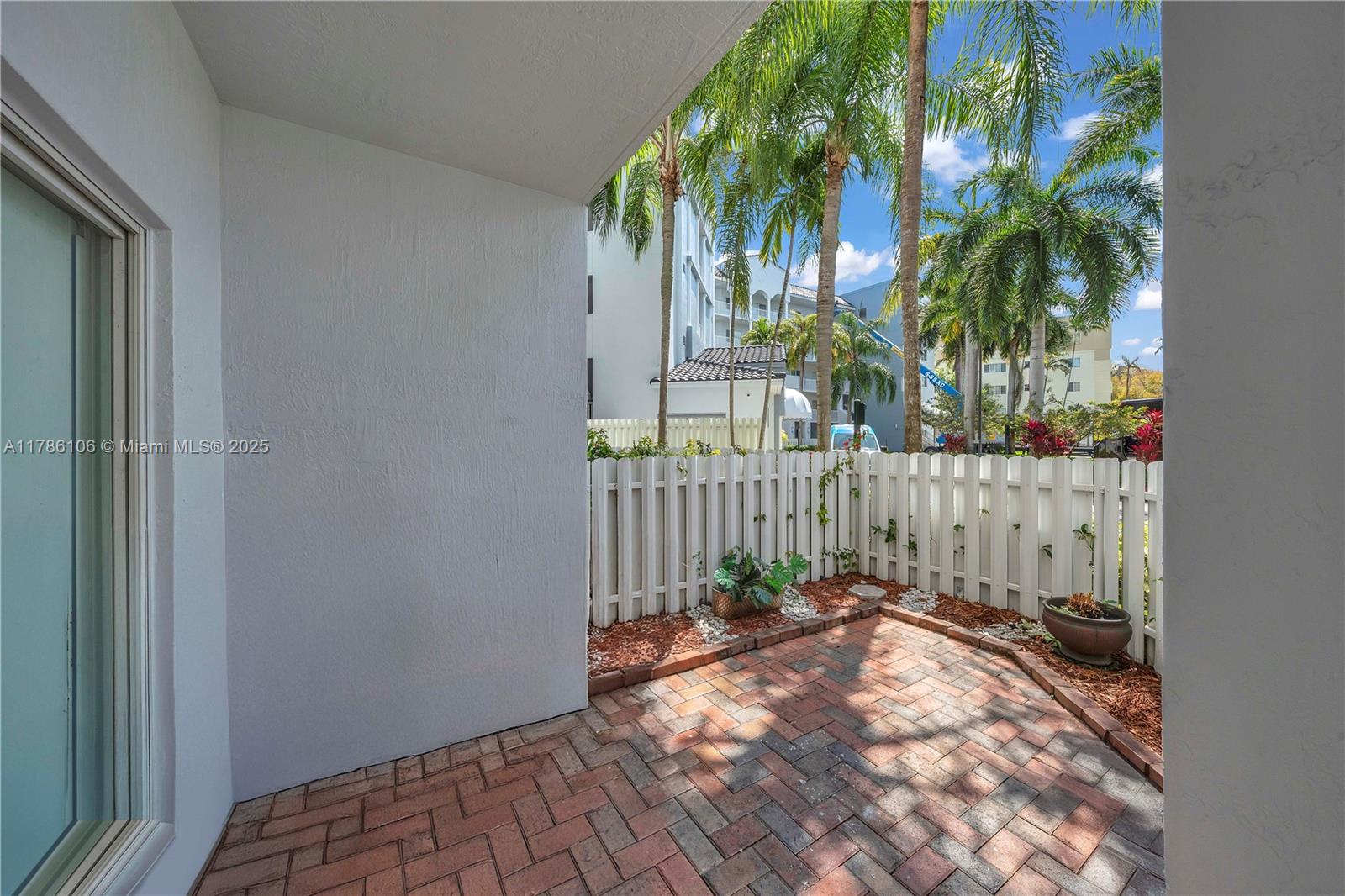 10700 NW 66th St 103