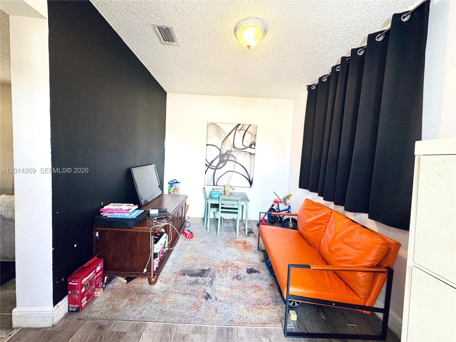 ORANGE HEIGHTS - Residential