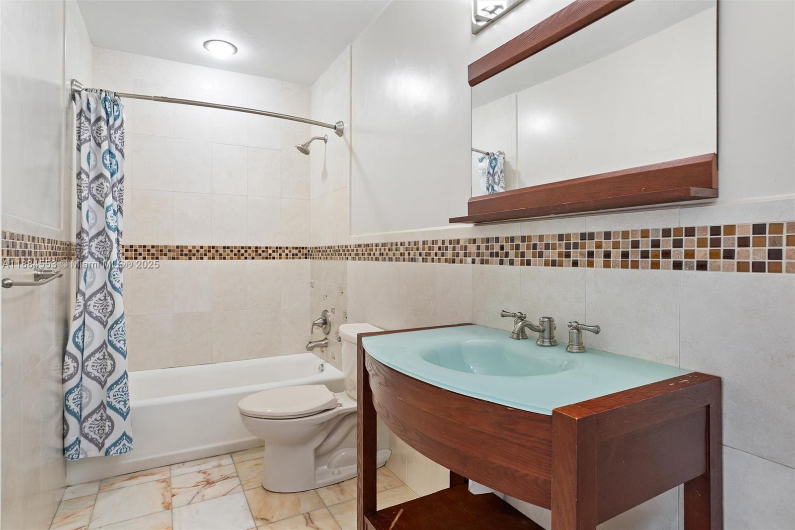 JACARANDA VILLAS - Residential Lease