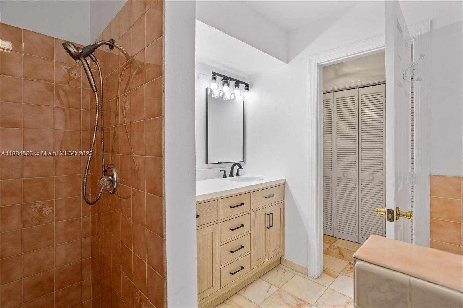 JACARANDA VILLAS - Residential Lease